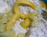 Foto langkah ke 3 dari resep Kue Goreng Rasa Kentang isi Cokelat.