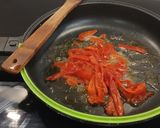 Foto del paso 2 de la receta: Tintorera a la plancha con Piquillos y Pesto
