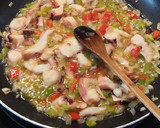 Foto del paso 2 de la receta: Arroz con pulpo y gambas al ajillo