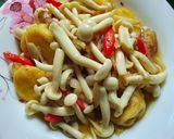 Gambar langkah 3 resipi Cendawan Shimeji Tumis Tauhu Telur.