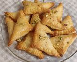 صورة لخطوة 4 من وصفة وربات البف باستري🥟😋