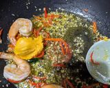 Foto langkah ke 3 dari resep Salted Egg Fettuccini with Prawn.