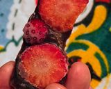 Foto del paso 5 de la receta: Chocolatín helado con frutillas 🍓 veggie y keto 🥥 3 ingredientes plant based 🌱