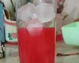 Foto langkah ke 2 dari resep Strawberry milk yakult 🍺🍓.