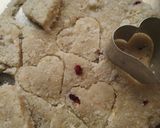 रोज़ एंड कोकोनट स्वीट (Rose and coconut sweet recipe in hindi) रेसिपी चरण 4 फोटो