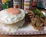 รูปขั้นตอนการทำที่ 8 ของ ข้าวกะเพราหมูชิ้น ไข่ดาว