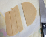 Foto del paso 5 de la receta: Galletas Halloween: tiritas ensangrentadas🩹🩹 🧙🦇