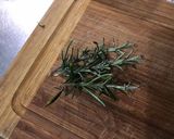 Une image de l'étape 1 de Rôti de porc au cidre, sirop d'érable et herbes aromatiques.