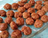 Húsgombócok petrezselymes mártásban spagettivel gluténmentesen recept fázis 2 fotója