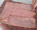 Foto del paso 1 de la receta: Rollo de ternera relleno de bacon y ciruelas