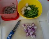 Foto langkah ke 1 dari resep Tumis Buncis Udang Telur Puyuh.