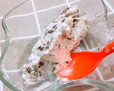 A picture of step 5 of Oreo Ice cream.