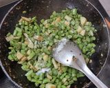 A picture of step 2 of Gawar aur aloo ki sabji.