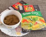 A picture of step 4 of Green Chicken Curry.