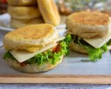 Foto langkah ke 8 dari resep English Muffin - No oven, less egg. Vegetarian friendly.