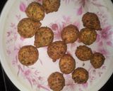 A picture of step 5 of Peas kofta curry.