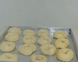 Foto langkah ke 3 dari resep Donat Gula Halus Simple (ulen tangan).