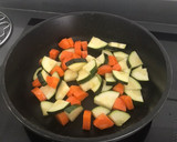 Foto del paso 3 de la receta: Ensalada de garbanzos y quinoa