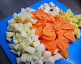 Tejszínes-virslis zöldségleves recept fázis 1 fotója