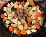 Une image de l'étape 14 de Mijoté de légumes au bouillon de bœuf, herbes aromatiques et épices.