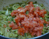 Foto del paso 5 de la receta: Zucchini, tomate y huevo con un toque especiado