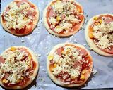 Foto langkah ke 4 dari resep Pizza mini super empuk.