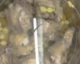 栗子蓮子百合雞腿湯的食譜步驟3照片