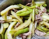 Hình bước làm 3 của món Su su xào thịt bò