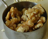 கேழ்வரகு வால்நட் ரவா இட்லி ரெசிபி ஸ்டேப் 2 புகைப்படம்