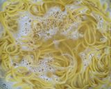 Foto langkah ke 9 dari resep Soto Mie.