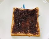 Foto langkah ke 4 dari resep Roti gulung Nutella isi pisang.