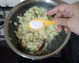 A picture of step 4 of Pepper Ghanto (Grated Green Papaya with Potato).