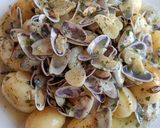 Foto del paso 8 de la receta: Coquinas al Ajillo con Patatas Paris