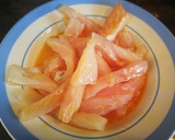 Foto del paso 4 de la receta: Bastoncillos de perca empanados con cebolla caramelizada