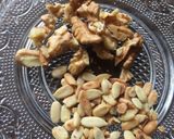 A picture of step 3 of Nutty paneer salad.