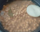 A picture of step 1 of Traditional Andalusian Cocido.
