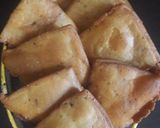 નમકીન પૂરી(namkin puri recipe in Gujarati) રેસીપી સ્ટેપ3ફોટો