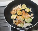 泡菜炒櫛瓜雞肉的食譜步驟4照片