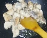 A picture of step 2 of Peri peri chicken gravy.
