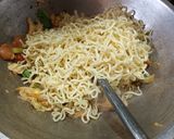 Foto langkah ke 3 dari resep 318. Mie Tek Tek Udang.