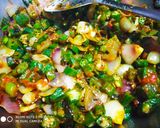 A picture of step 3 of Bhindi masala.