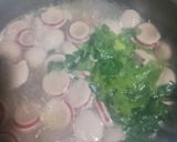 Foto langkah ke 4 dari resep Sayur Sop Sosis Telur Puyuh.