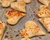 Foto del passaggio 3 della ricetta Cuori di sfoglia al parmigiano