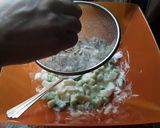 Hình bước làm 6 của món SALAD RAU CỦ của mẹ và con