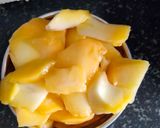 A picture of step 1 of Mango smoothie.