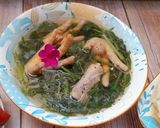 Hình bước làm 2 của món Canh rau tần ô nấu chân gà