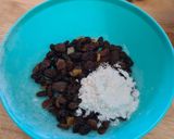 A picture of step 7 of Castella Honey Cake with Raisins.