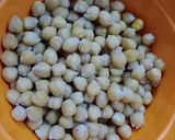 A picture of step 8 of Achari chana chaat.