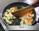 A picture of step 6 of Samak rice upma.