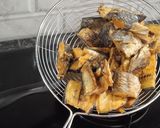 Foto langkah ke 3 dari resep Ikan asin gabus petai Cabai ijo.